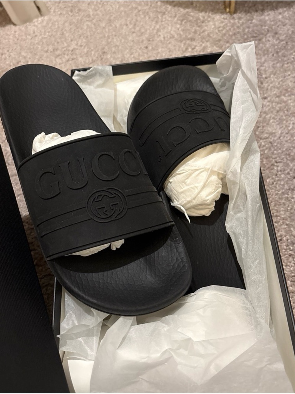 Gucci Black Logo Rubber Slide Sandals - Picture 2 of 8